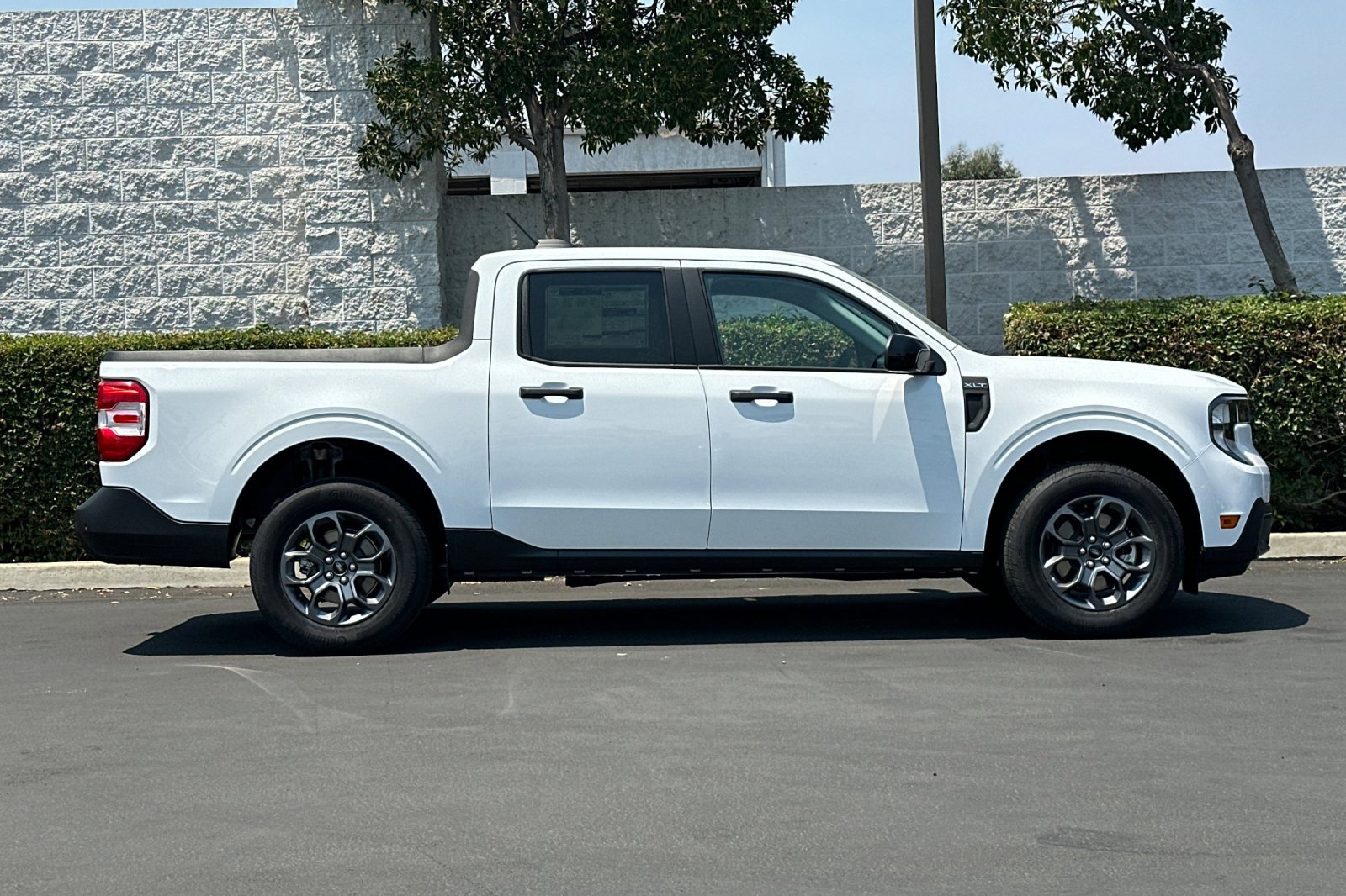 New 2025 Ford Maverick XLT w/ XLT Luxury Package image 3