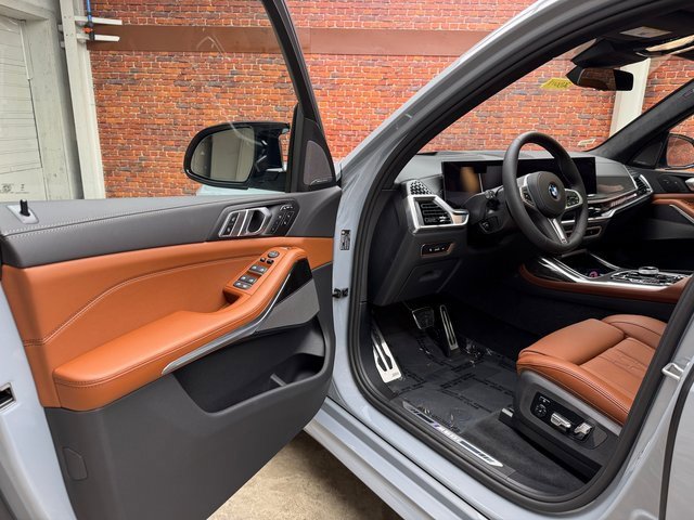 Used 2026 BMW X7 M60i image 9