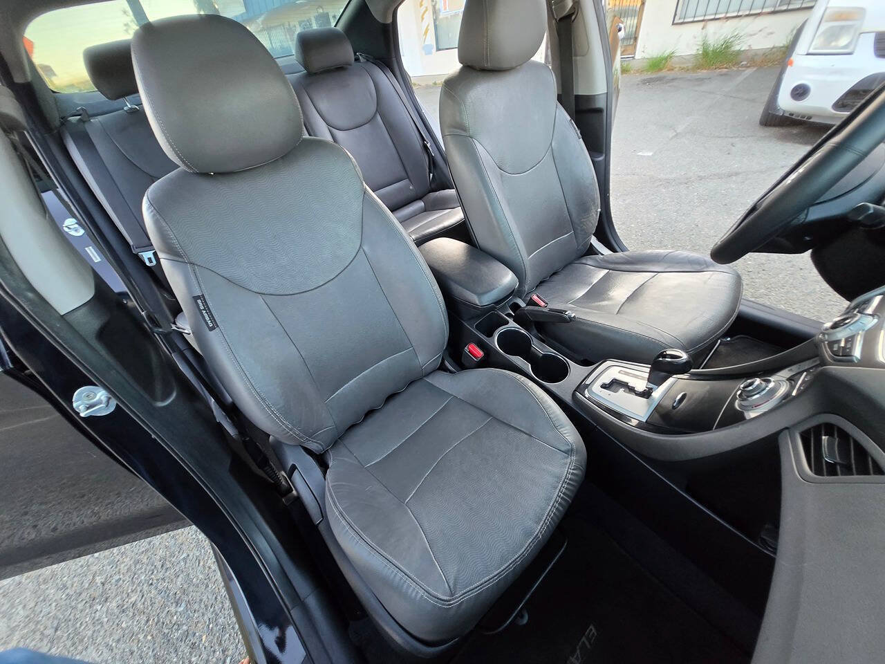 Used 2012 Hyundai Elantra Limited w/ Technology Pkg 5 FWD image 34