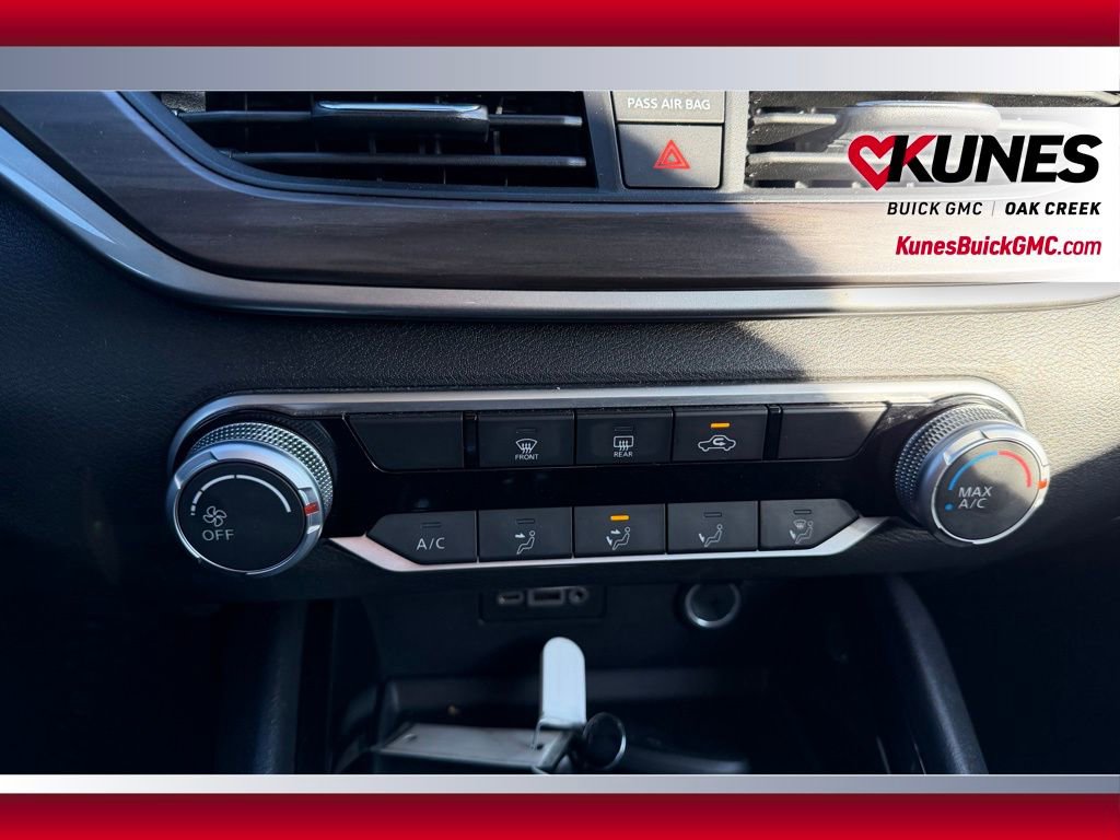 Used 2024 Nissan Altima 2.5 SV image 17