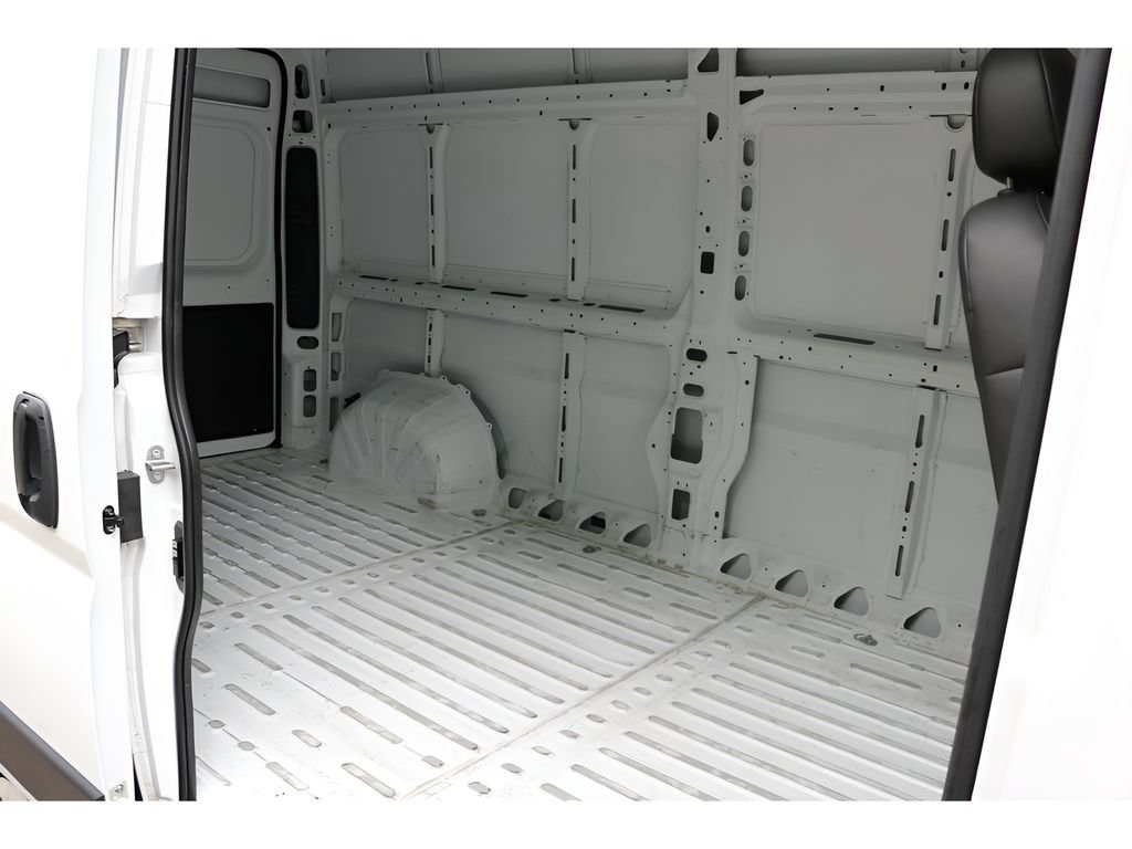 Used 2025 RAM ProMaster 2500 w/ Convenience Group FWD image 19
