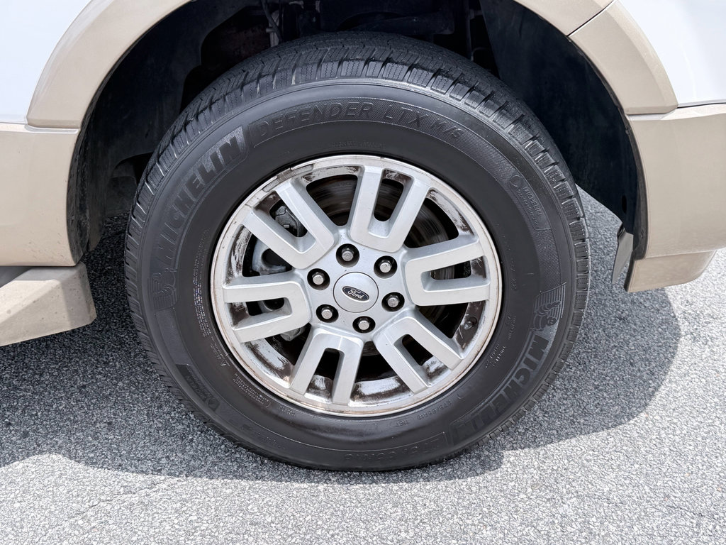 Used 2014 Ford Expedition XLT w/ Equipment Group 202A RWD image 33
