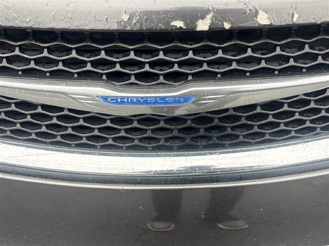 Used 2018 Chrysler Pacifica Touring-L Plus FWD image 30