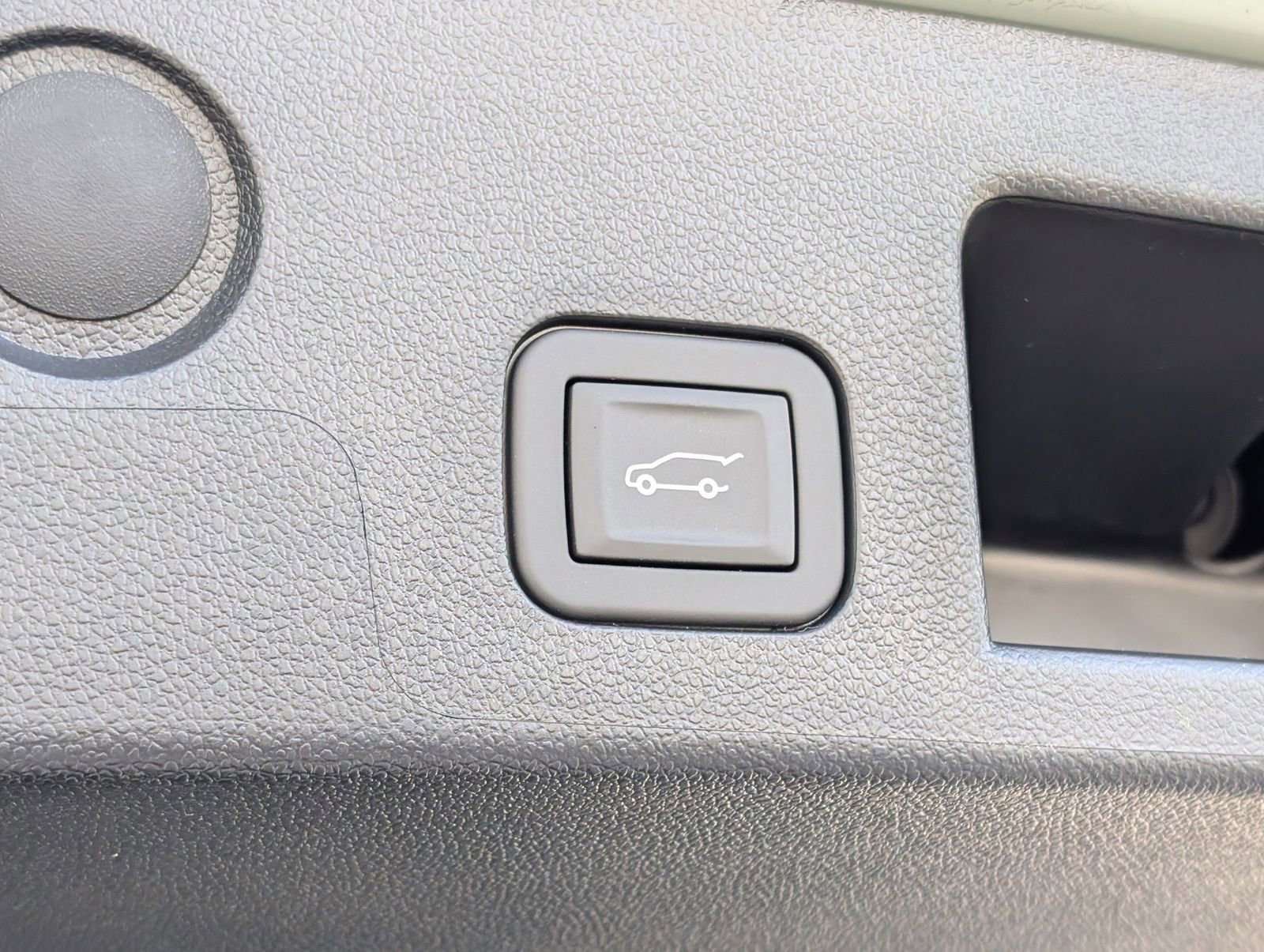 New 2026 Chevrolet Equinox ACTIV w/ Safety and Technology Package image 11