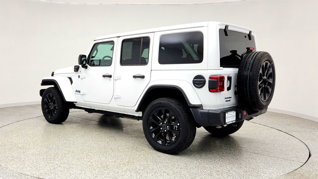 Used 2025 Jeep Wrangler Unlimited Sahara w/ Safety Group AWD/4WD image 7