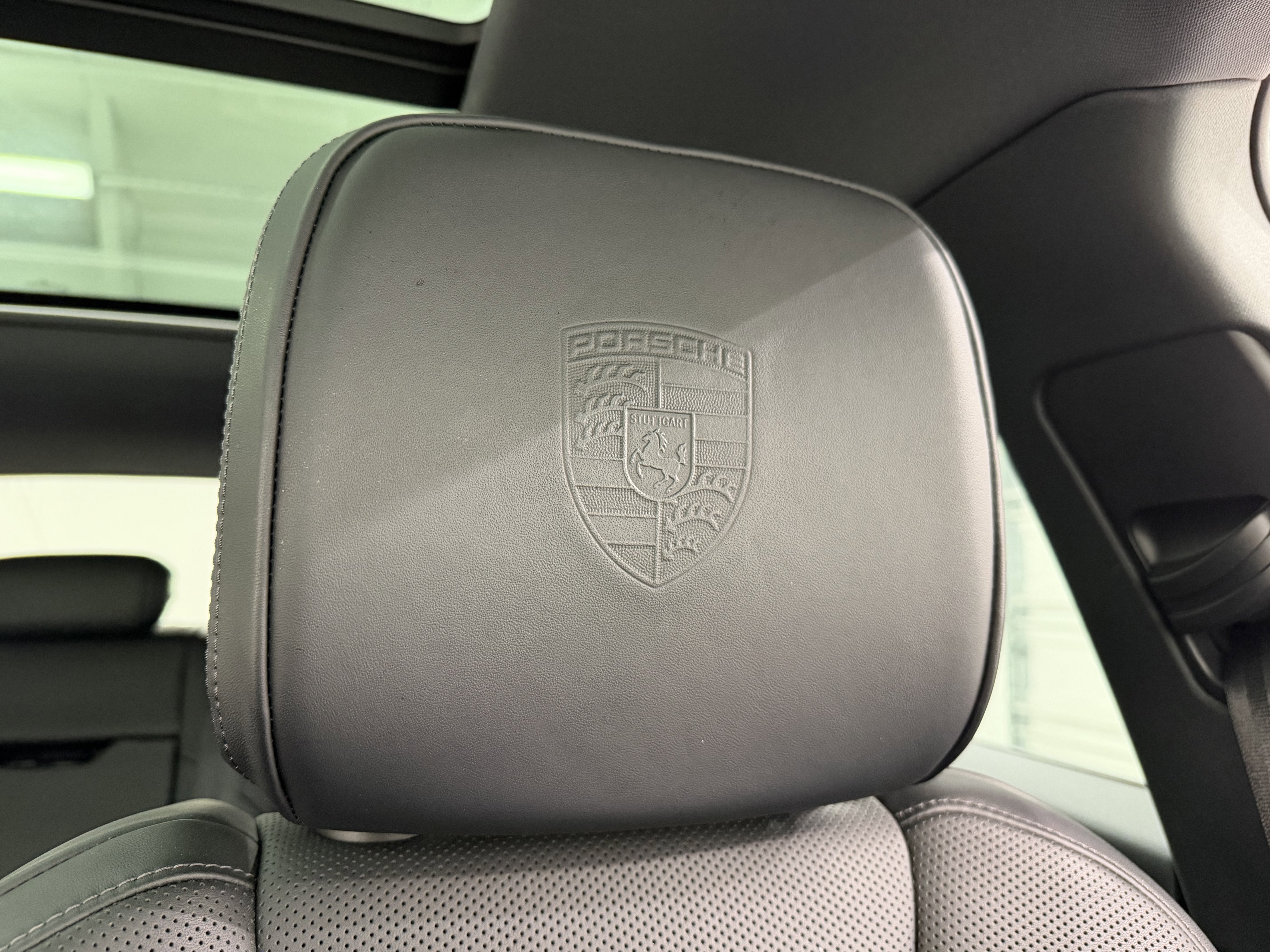 Certified 2025 Porsche Macan image 35