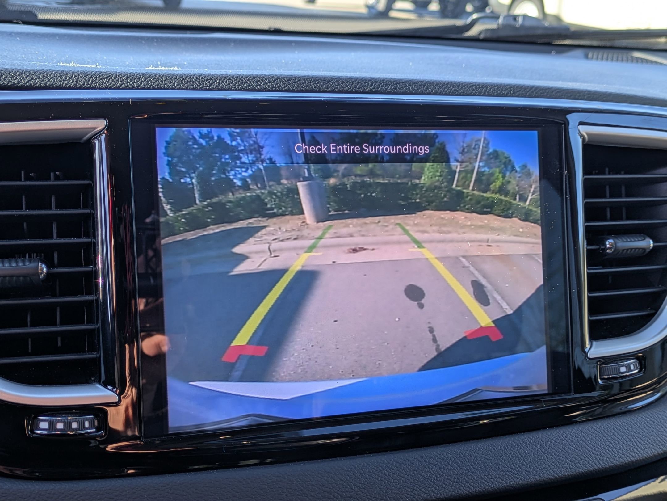 Used 2023 Chrysler Pacifica Touring-L image 23