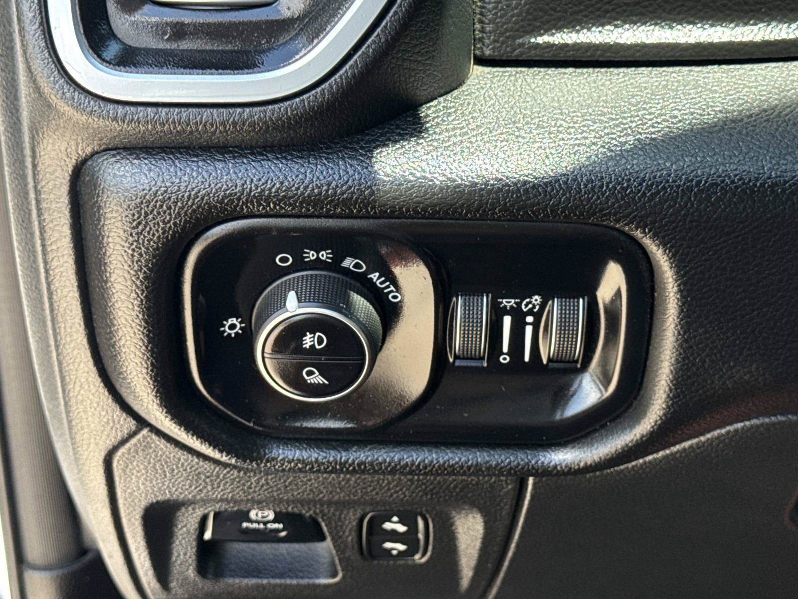 Used 2025 RAM 1500 Big Horn AWD/4WD image 19