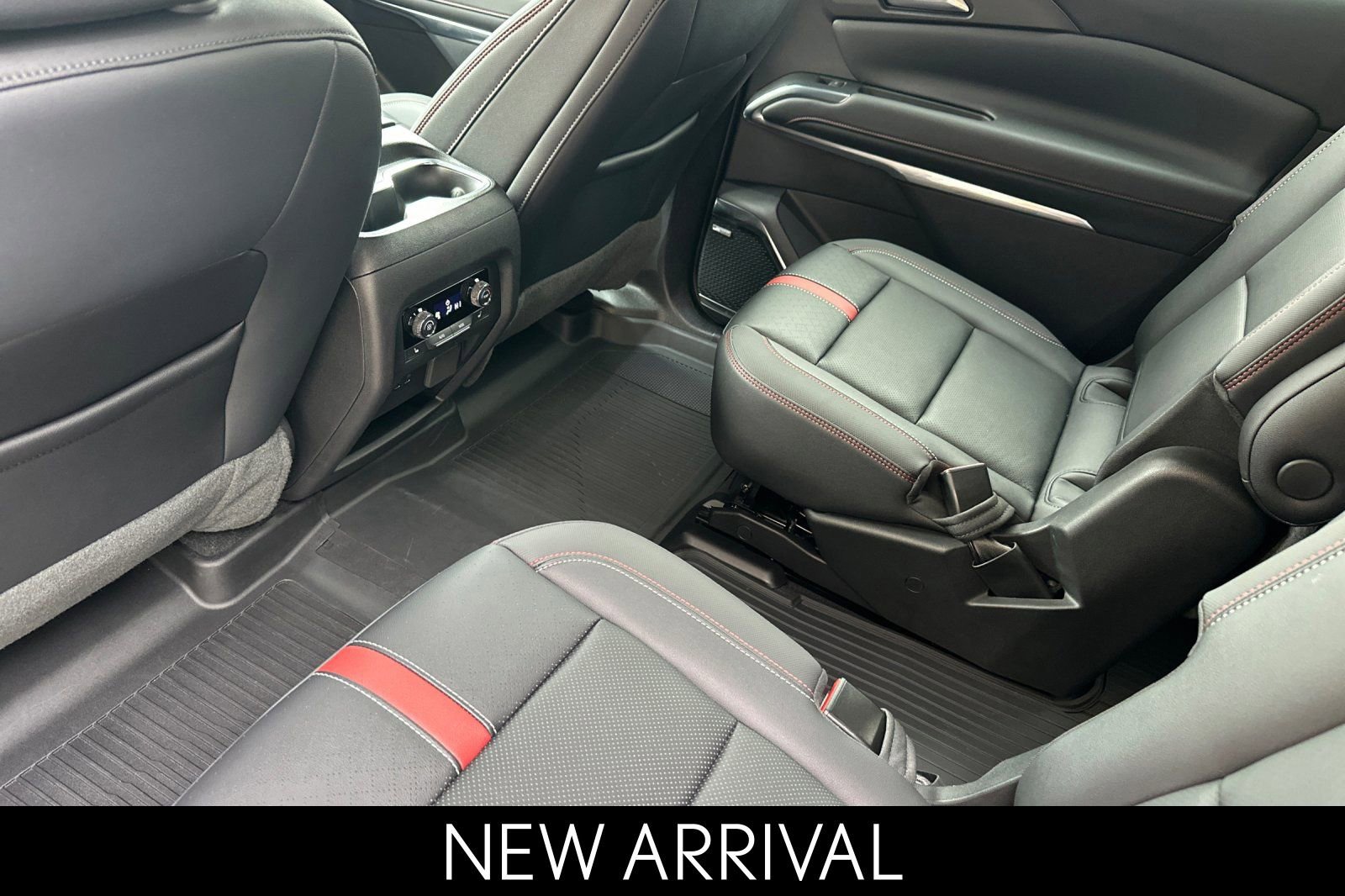 Used 2024 Chevrolet Traverse RS w/ LPO, Floor Liner Package image 14