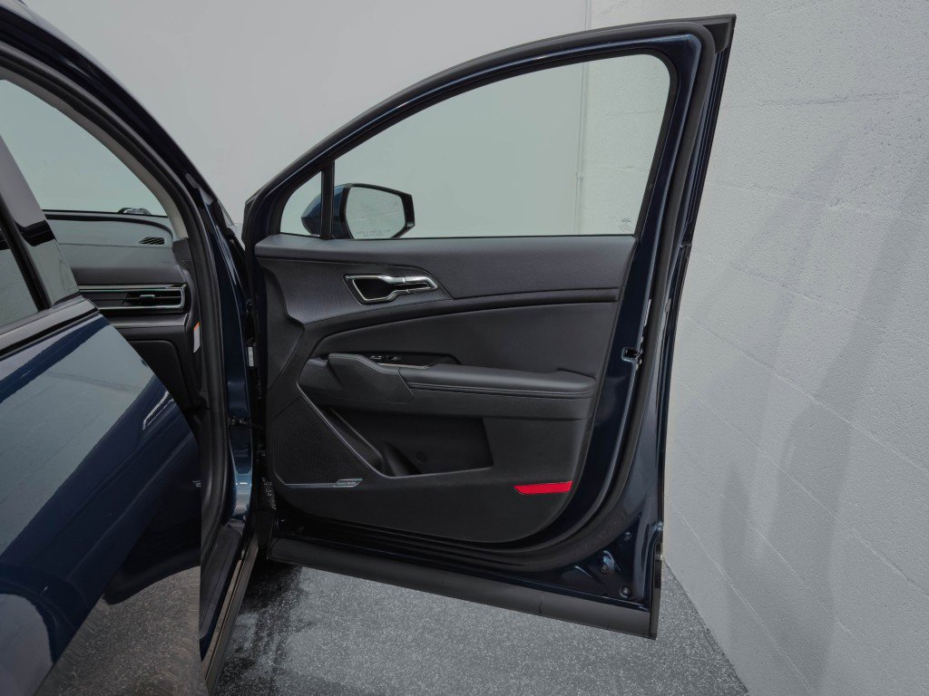 Used 2025 Kia Sportage SX Prestige image 23