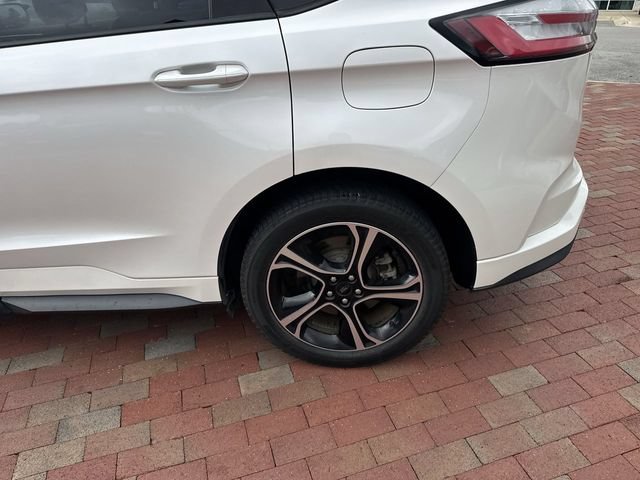 Used 2019 Ford Edge ST w/ Cold Weather Package AWD/4WD image 6