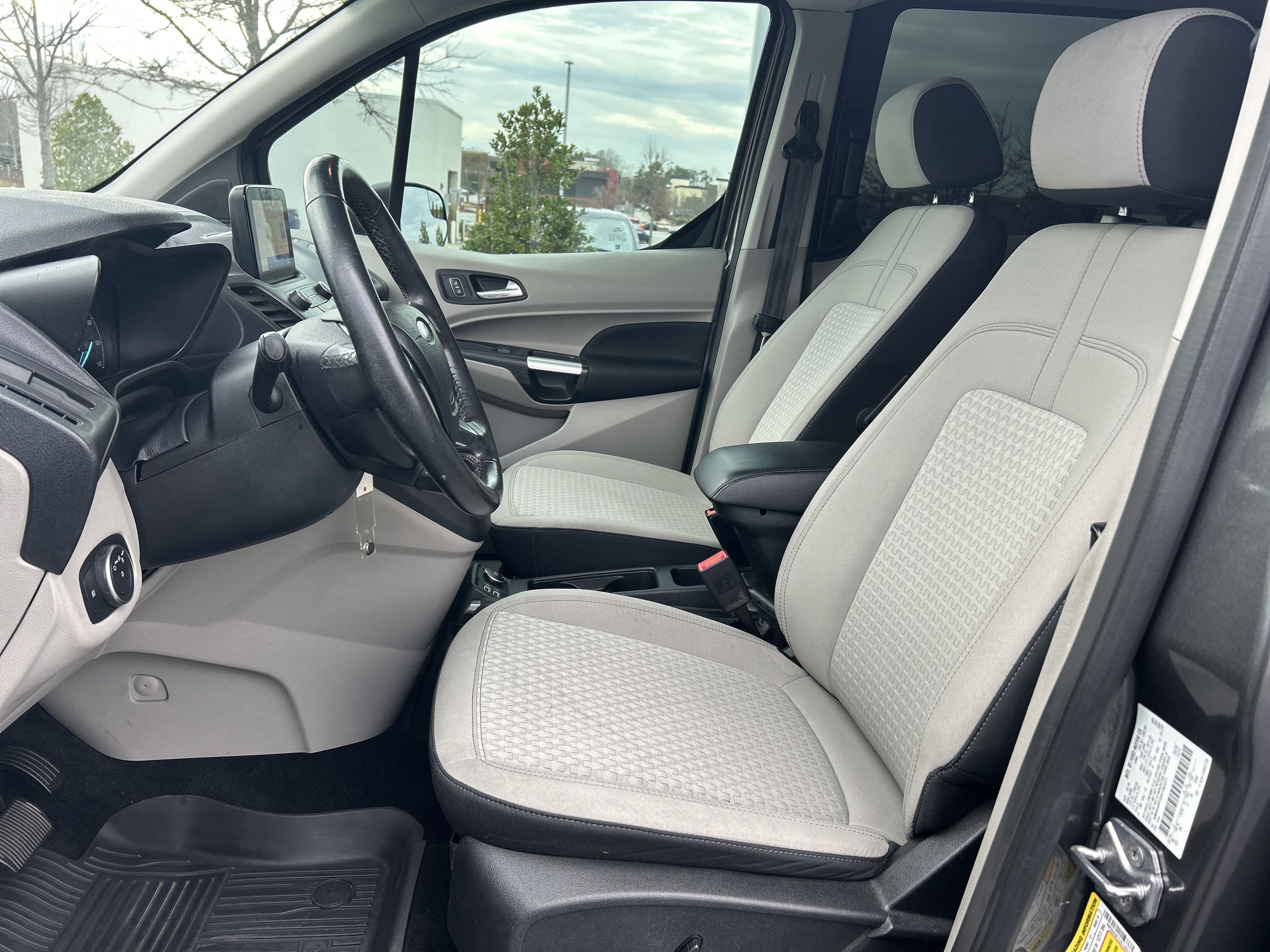 Used 2019 Ford Transit Connect XLT image 24