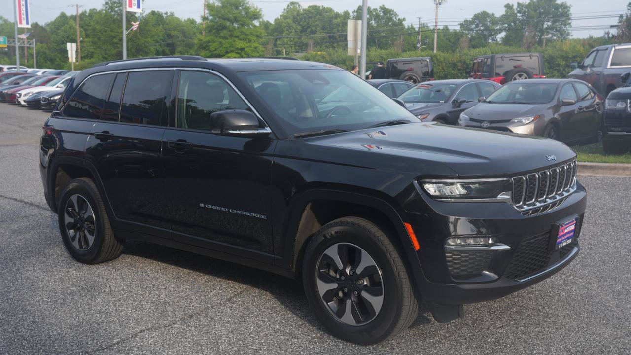 Used 2024 Jeep Grand Cherokee Limited 4xe AWD/4WD image 3