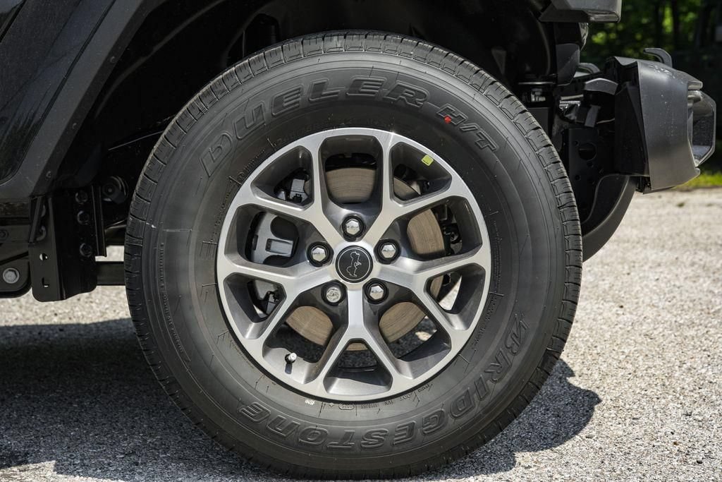 New 2025 Jeep Gladiator Sport AWD/4WD image 18