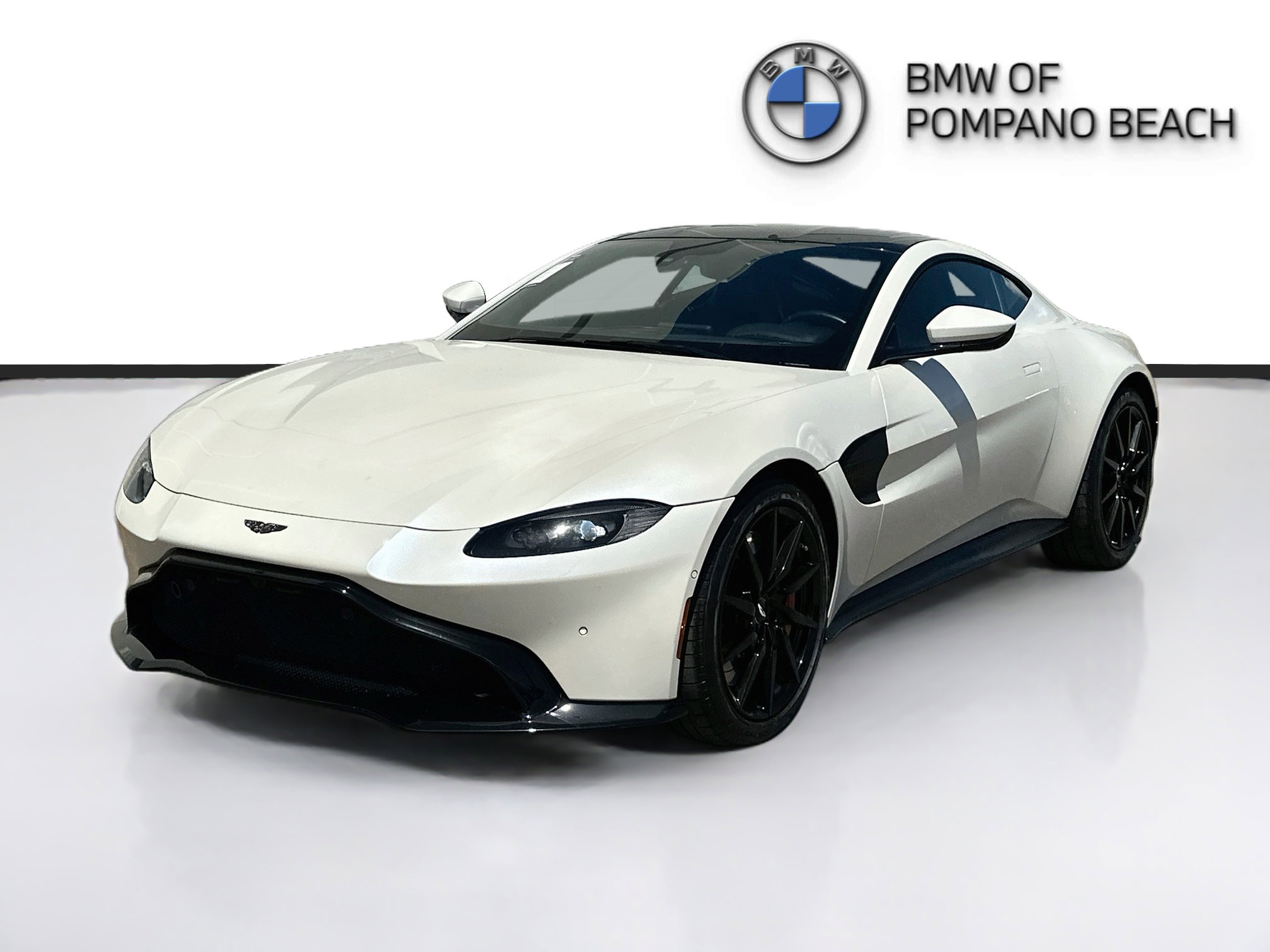 Used 2019 Aston Martin V8 Vantage Coupe RWD image 3