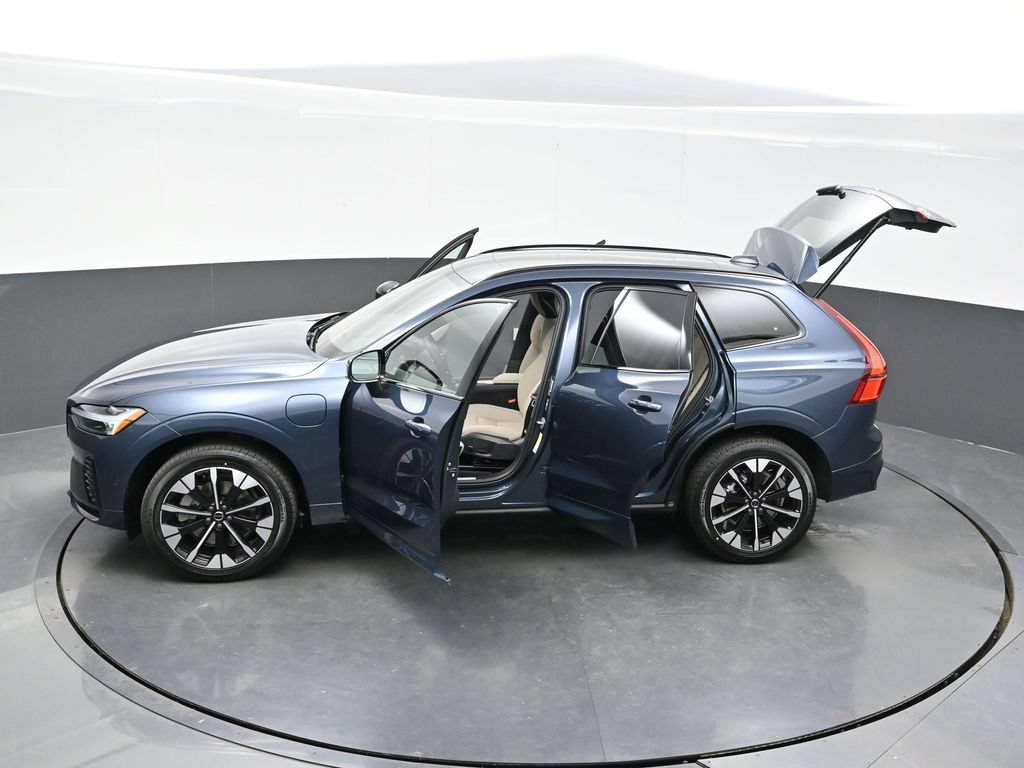 New 2026 Volvo XC60 T8 Plus w/ Climate Package AWD/4WD image 40