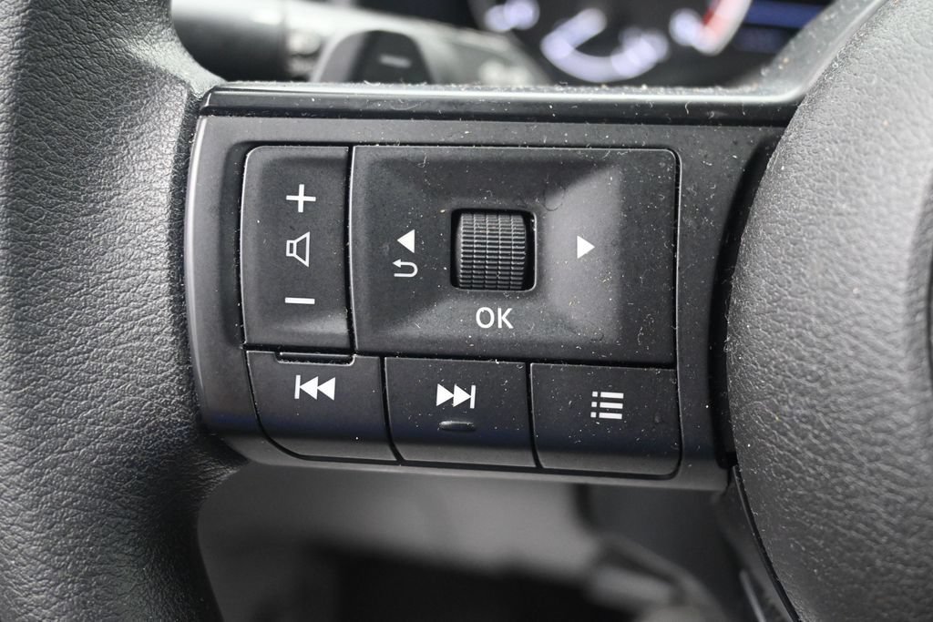 Used 2023 Nissan Rogue S AWD/4WD image 22
