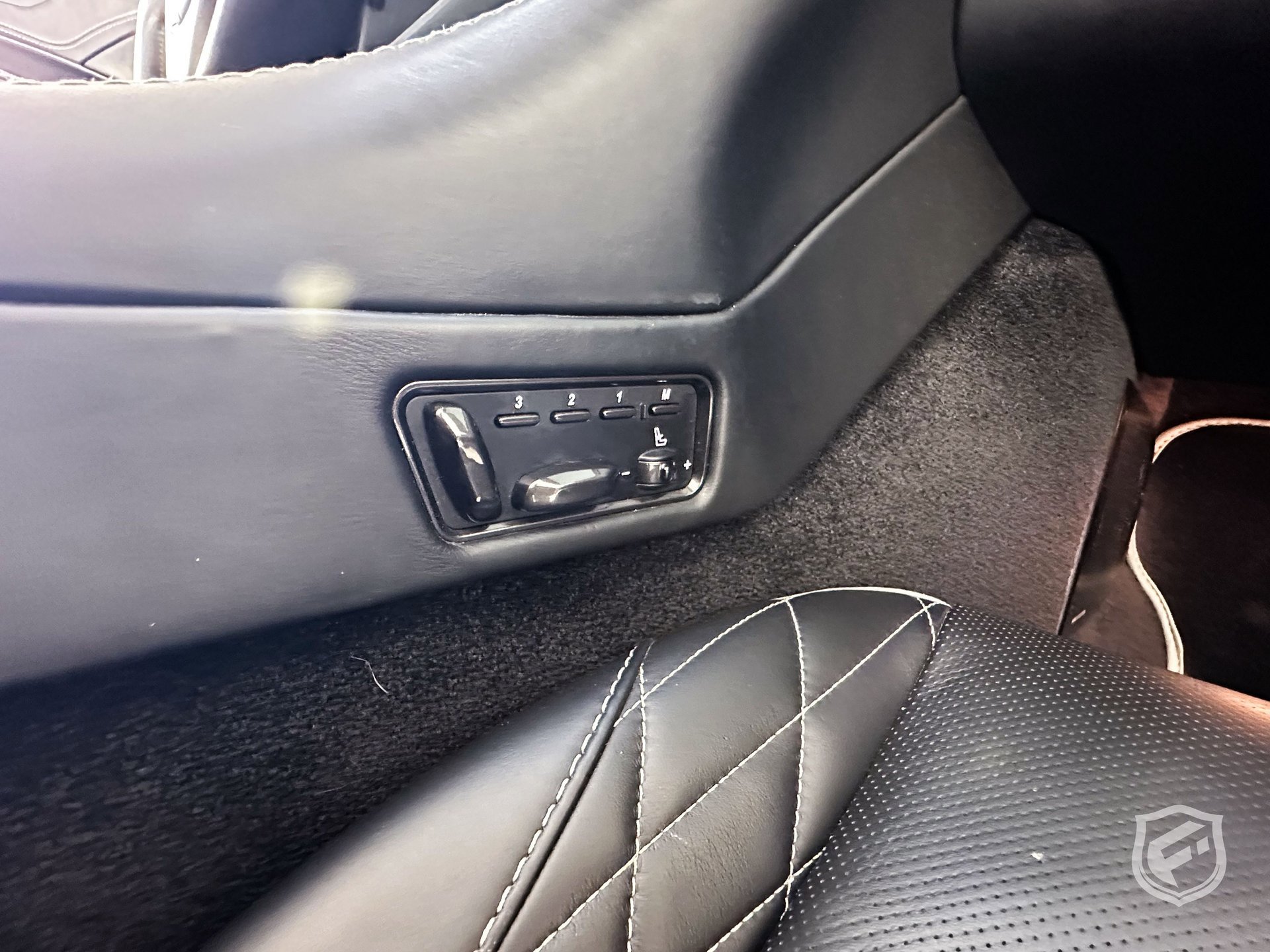 Used 2018 Aston Martin Vanquish S RWD image 31