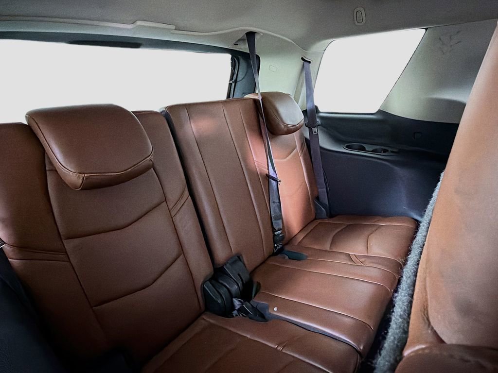 Used 2017 Cadillac Escalade Premium Luxury w/ LPO, Radiant Package AWD/4WD image 31