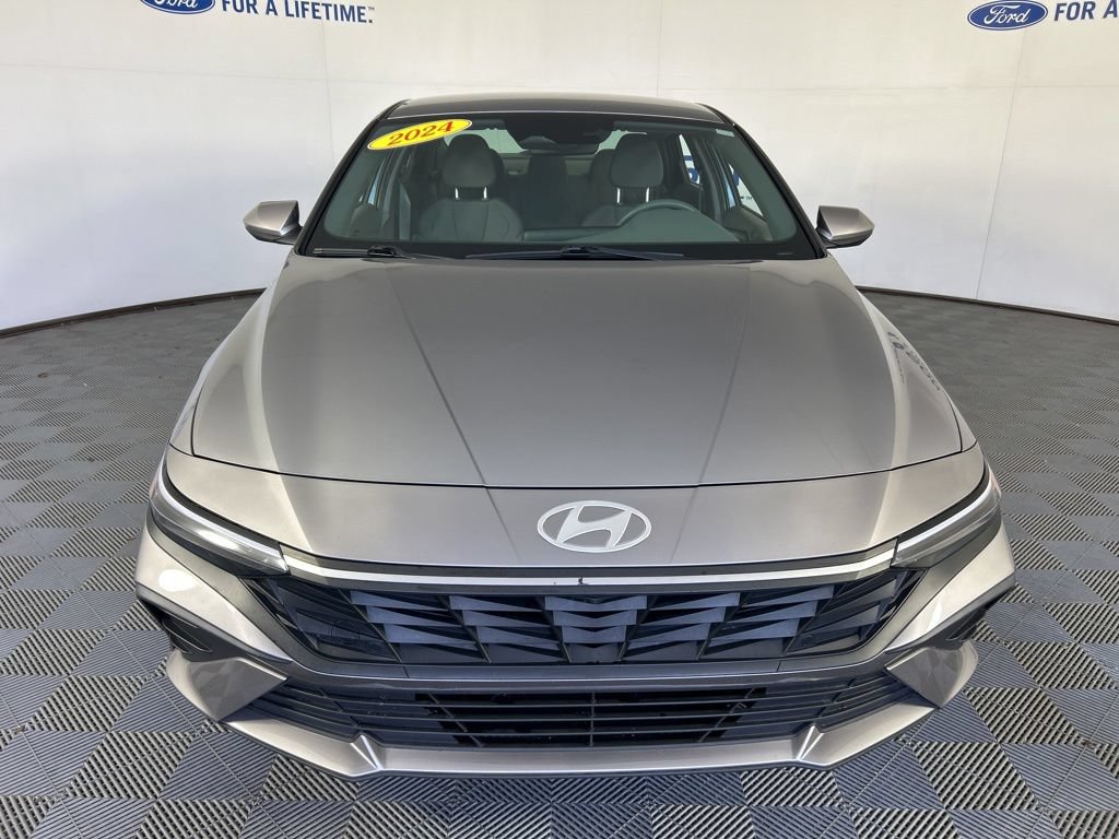 Used 2024 Hyundai Elantra SEL FWD image 3