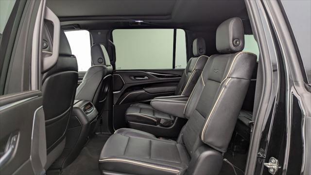 Used 2023 Cadillac Escalade ESV Sport AWD/4WD image 17
