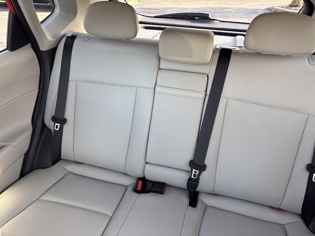 Used 2024 Hyundai Kona Limited FWD image 17