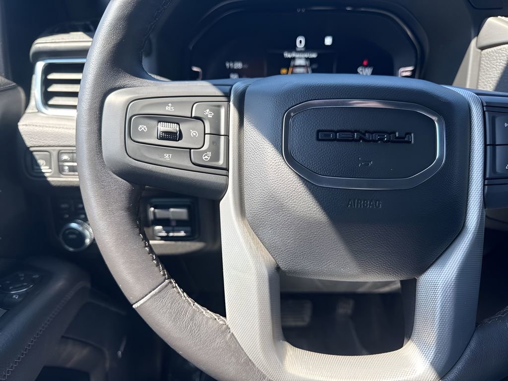 Used 2022 GMC Yukon XL Denali w/ Max Trailering Package AWD/4WD image 18