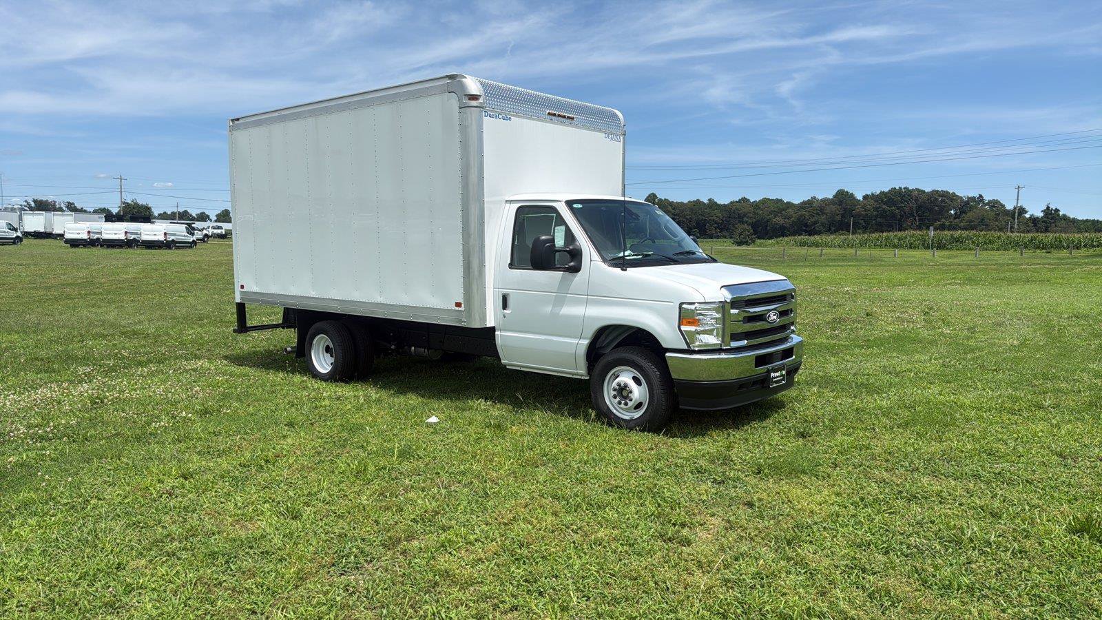 New 2027 Ford E-350 and Econoline 350 Super Duty w/ Power Equipment Group RWD image 7