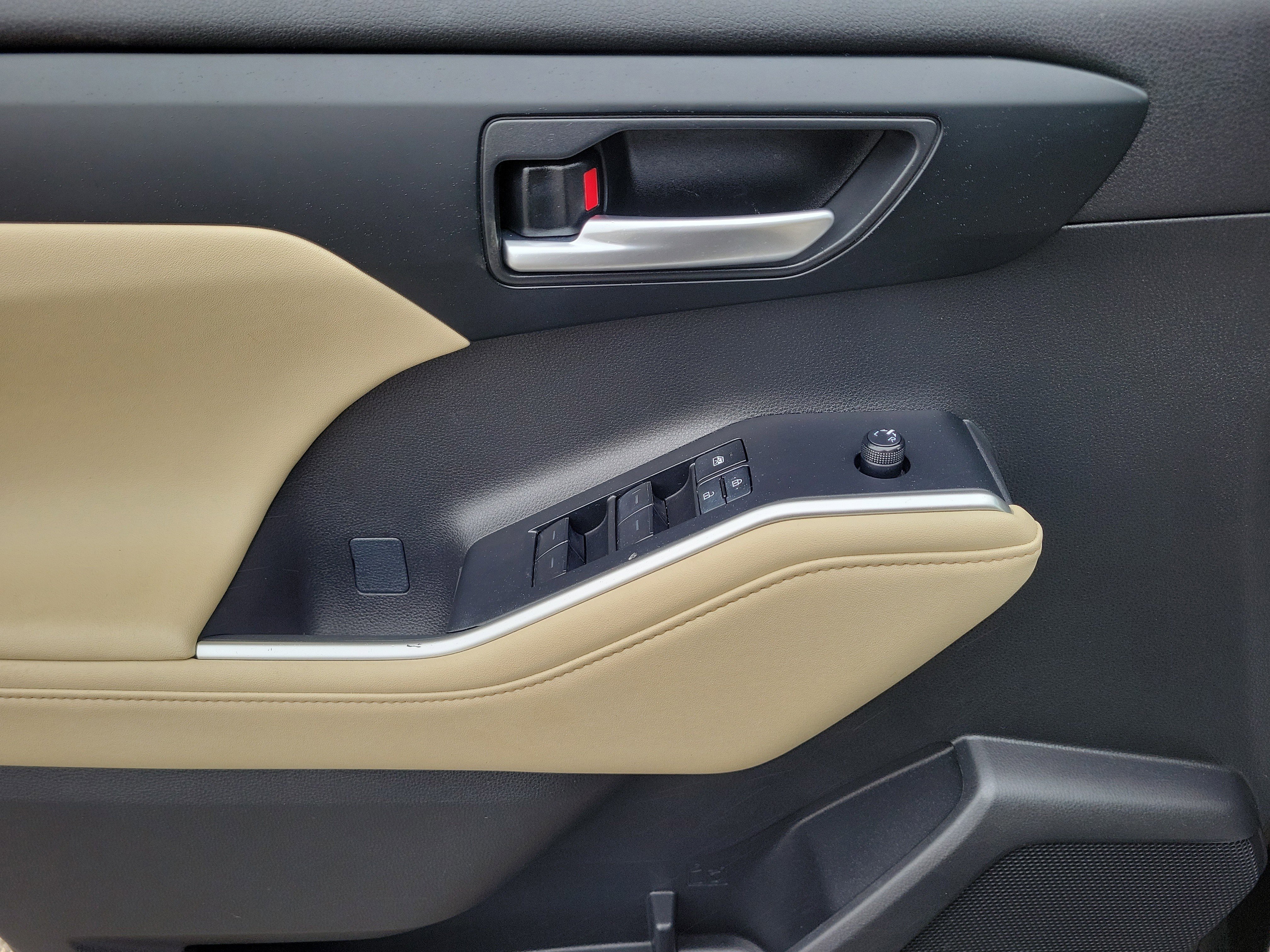 Used 2024 Toyota Highlander XLE image 22