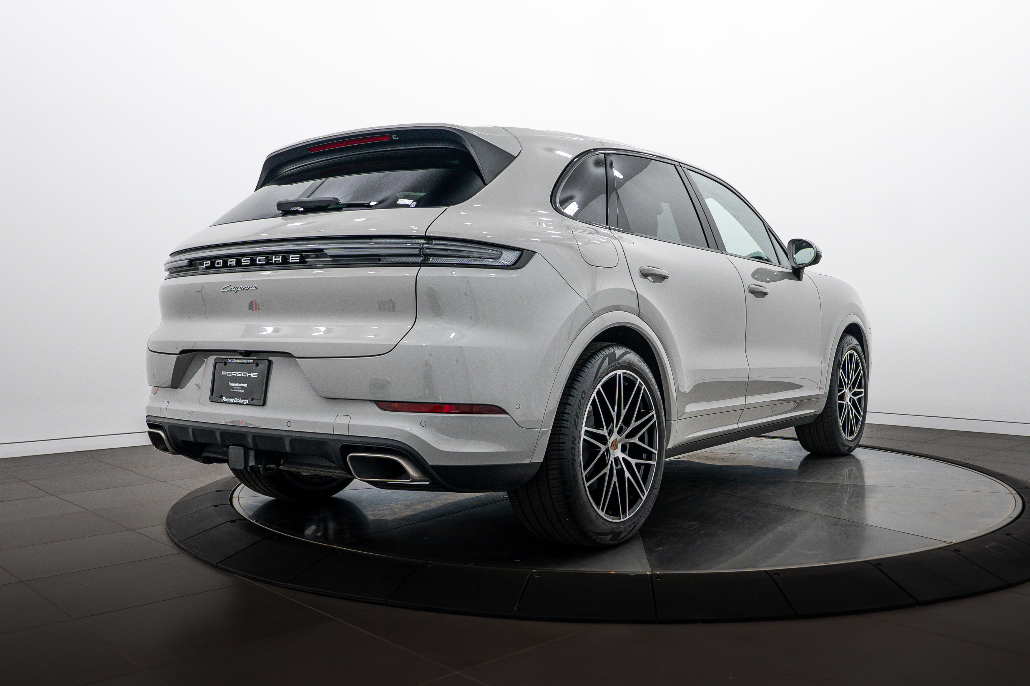 Certified 2026 Porsche Cayenne AWD/4WD image 7