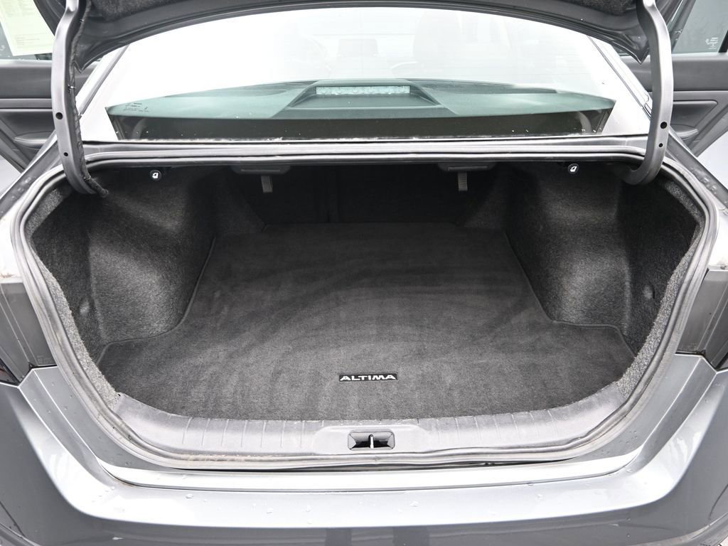 Used 2024 Nissan Altima 2.5 SV image 11