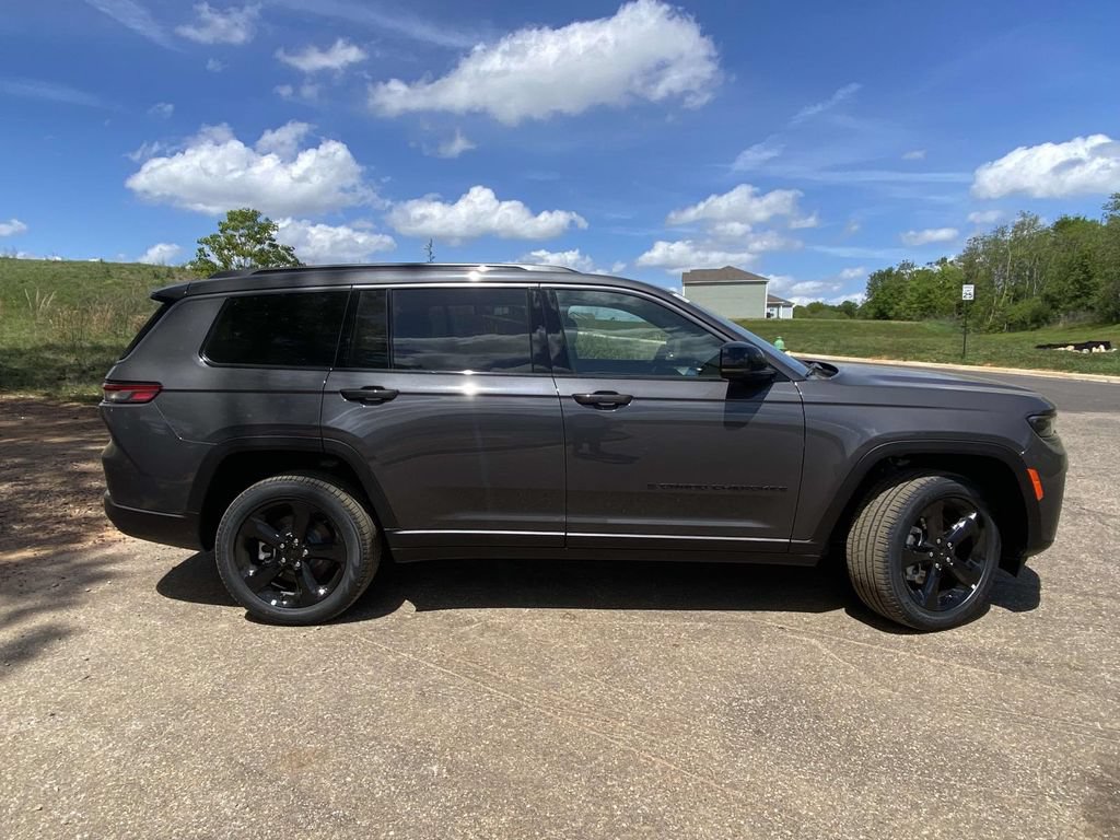 New 2026 Jeep Grand Cherokee L Limited w/ Limited Altitude Package RWD image 7