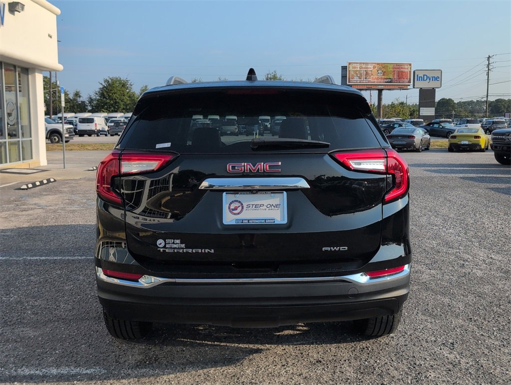 Used 2024 GMC Terrain SLT image 7
