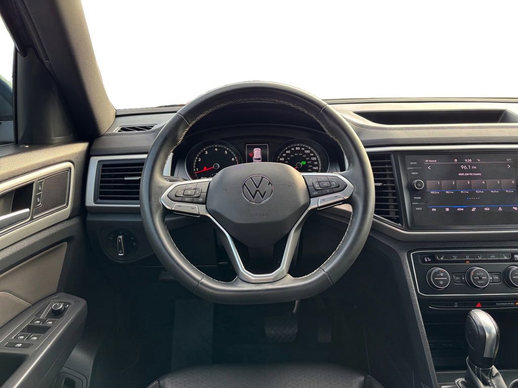 Used 2021 Volkswagen Atlas Cross Sport SE image 18