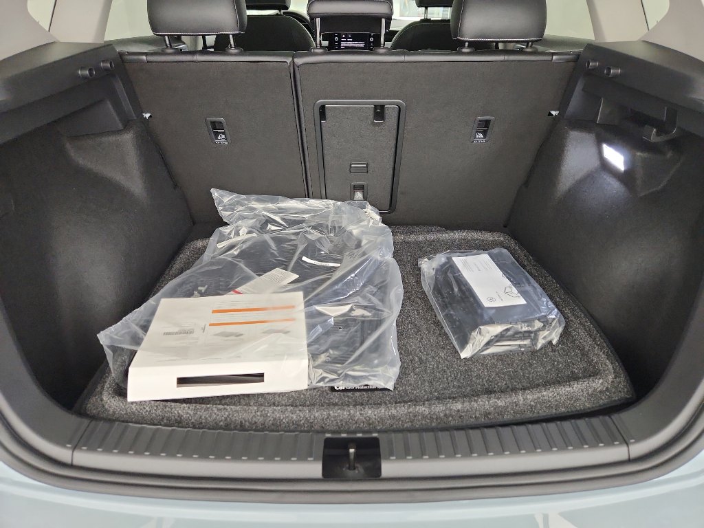 New 2026 Volkswagen Taos SEL image 32