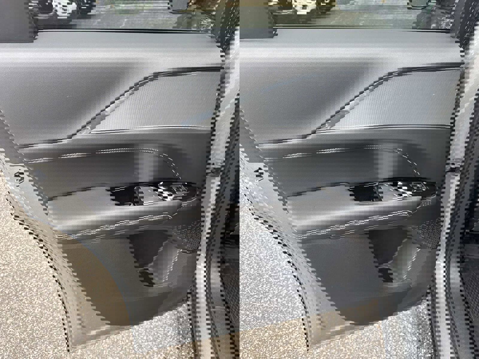 Certified 2024 Cadillac Lyriq Tech image 11