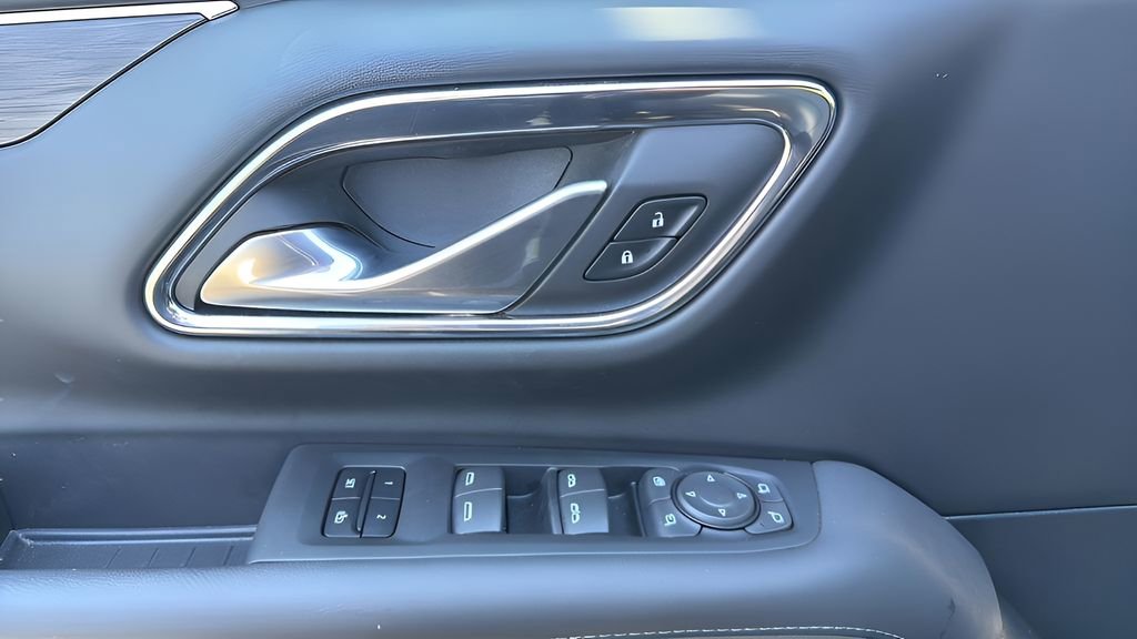 Used 2022 Chevrolet Tahoe LT w/ LT Signature Package RWD image 10