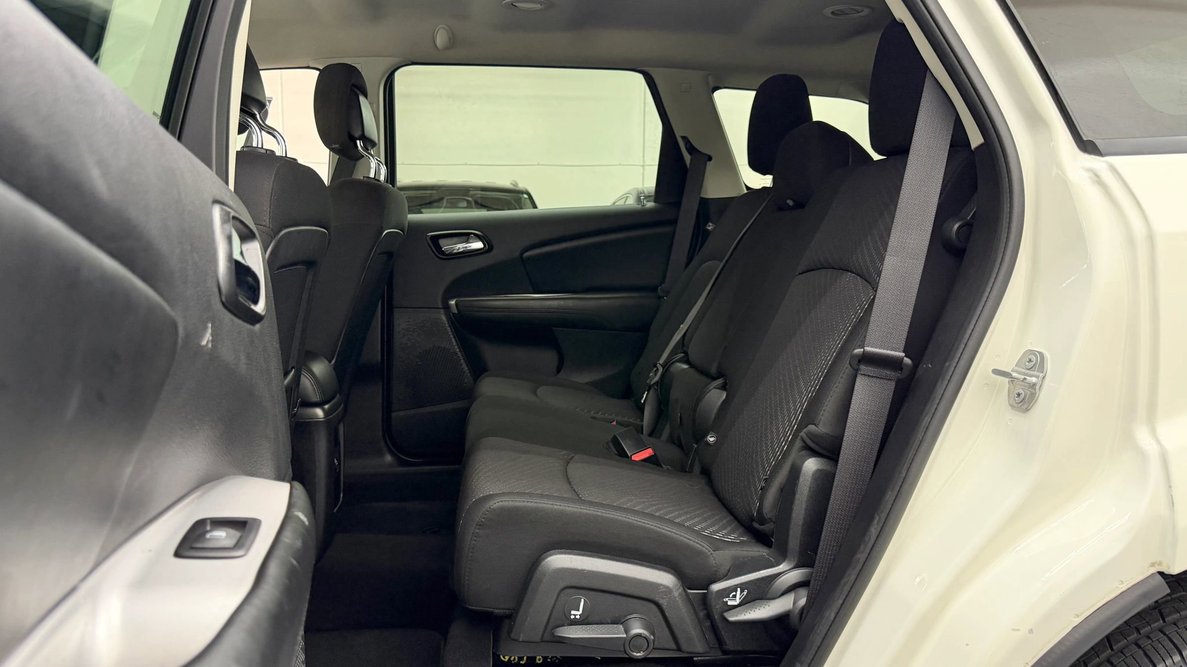 Used 2015 Dodge Journey SXT w/ Flexible Seating Group image 11