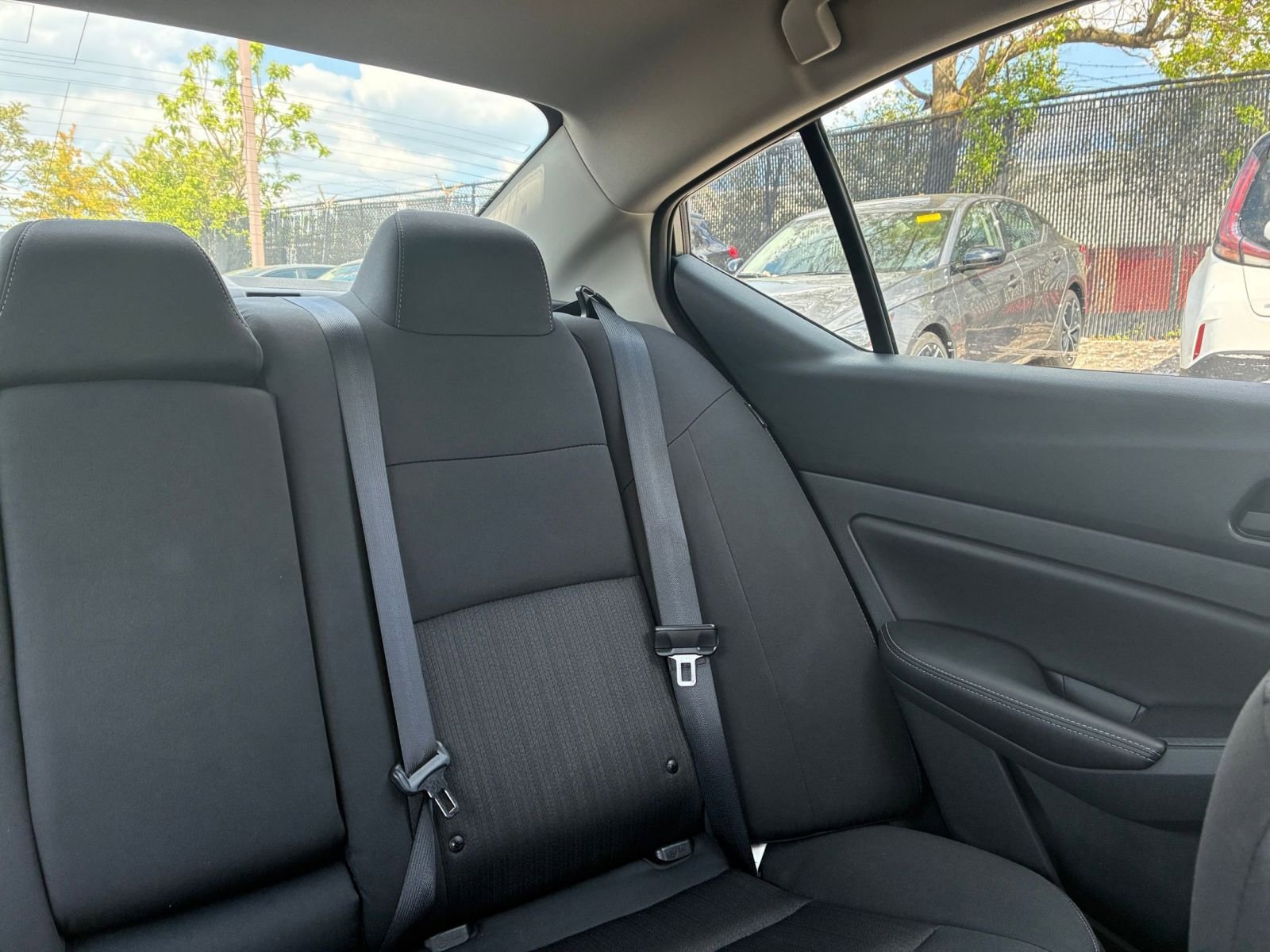 Used 2025 Nissan Altima 2.5 SV FWD image 32