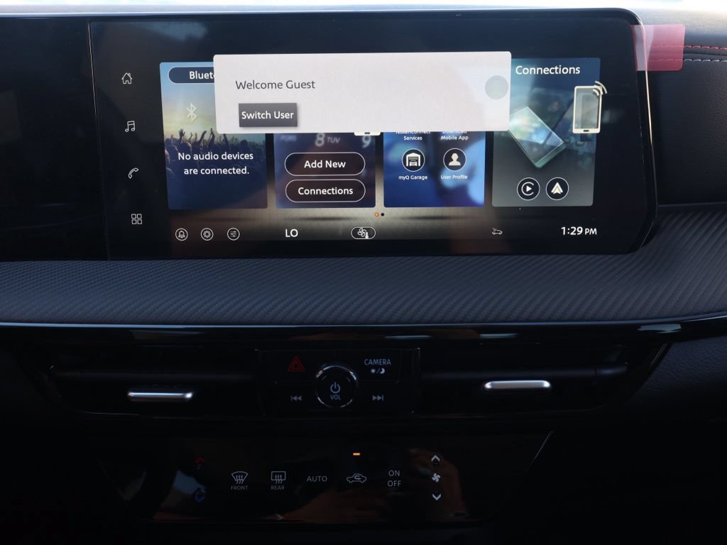 New 2026 Nissan Kicks SR FWD image 35