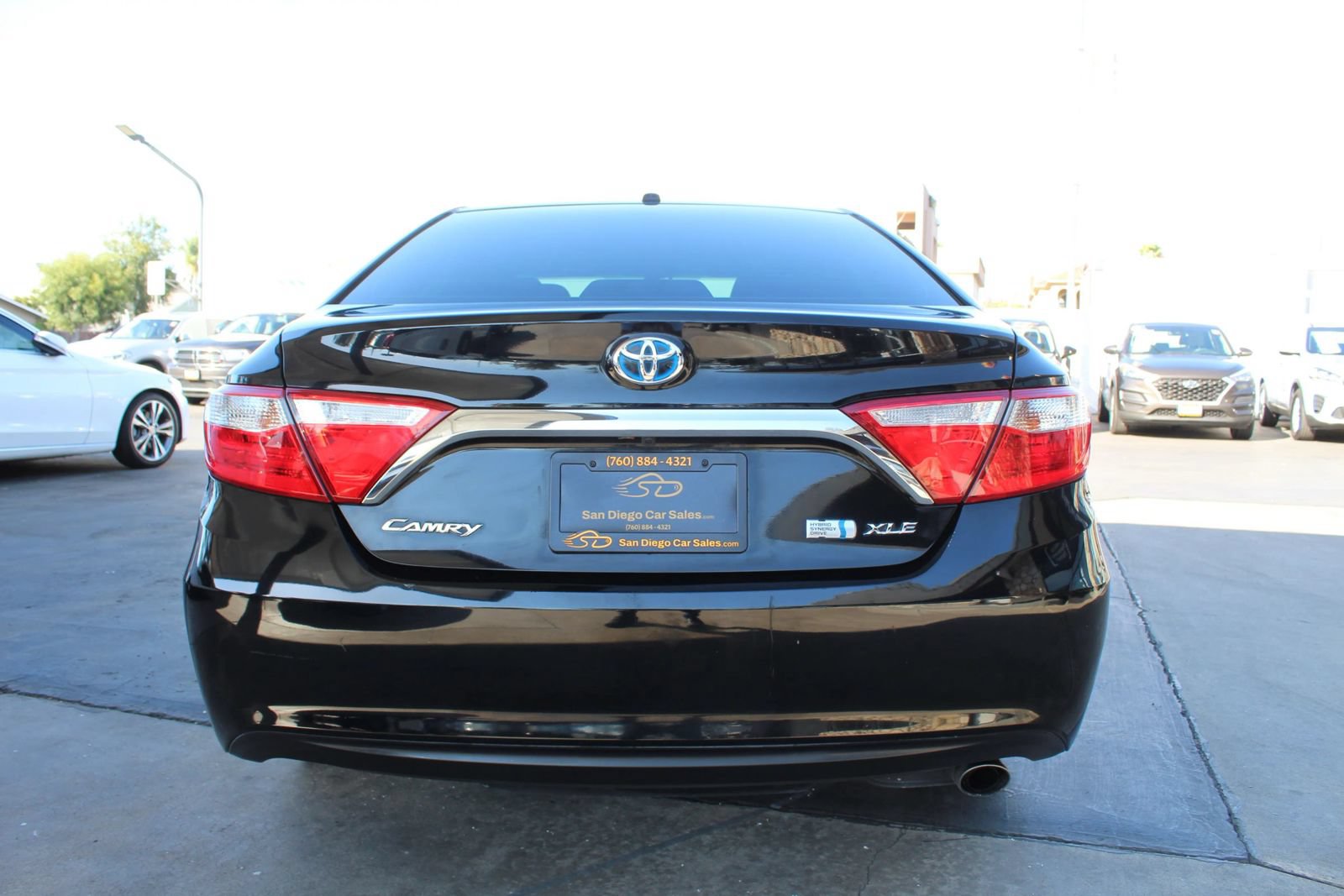 Used 2015 Toyota Camry XLE w/ Moonroof Package FWD image 4