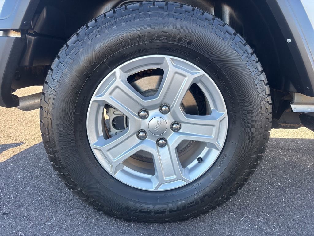 Used 2022 Jeep Wrangler Sport S image 26