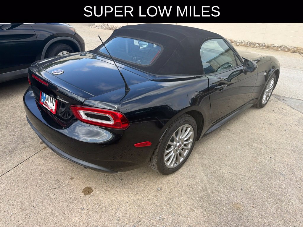 Used 2017 FIAT 124 Spider Classica RWD image 4