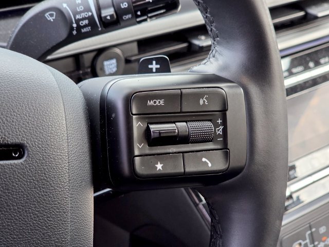 Used 2025 Hyundai Santa Fe Calligraphy AWD/4WD image 6