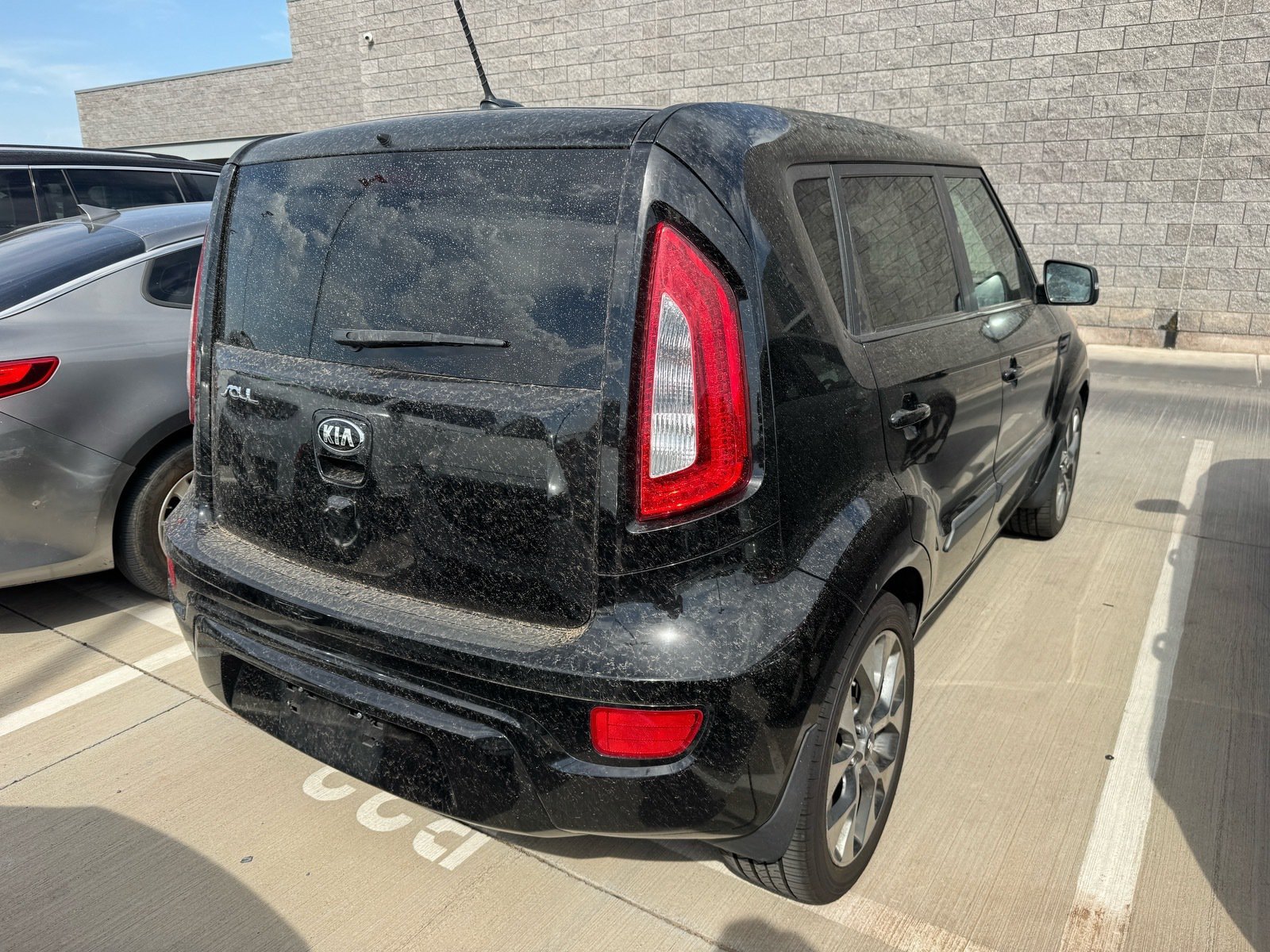 Used 2013 Kia Soul ! w/ Premium Pkg FWD image 4