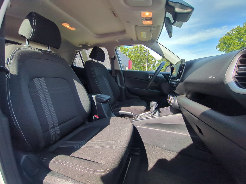 Used 2026 Hyundai Venue SEL FWD image 30