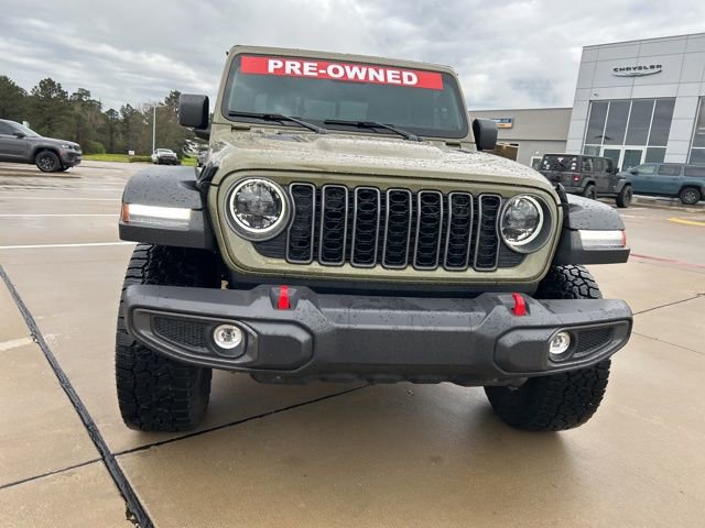 Used 2025 Jeep Gladiator Rubicon image 2