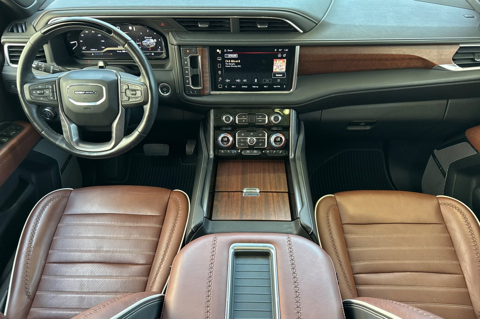 Used 2023 GMC Yukon XL Denali Ultimate AWD/4WD image 17