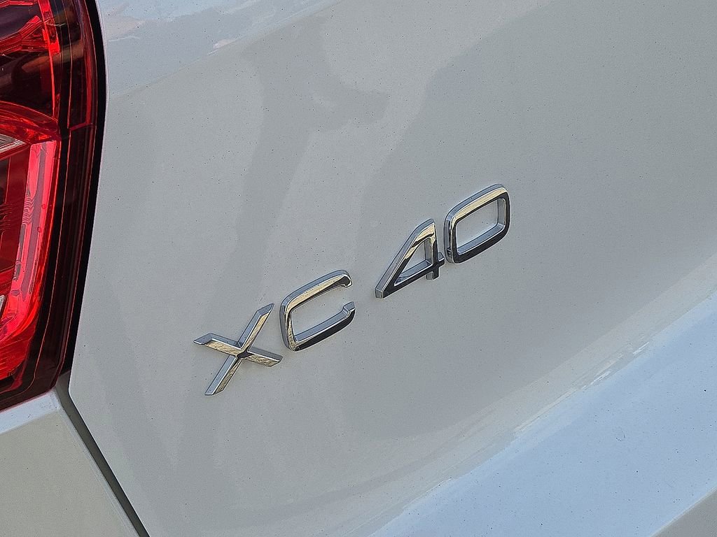 New 2026 Volvo XC40 B5 Ultra w/ Protection Package Premier AWD/4WD image 11