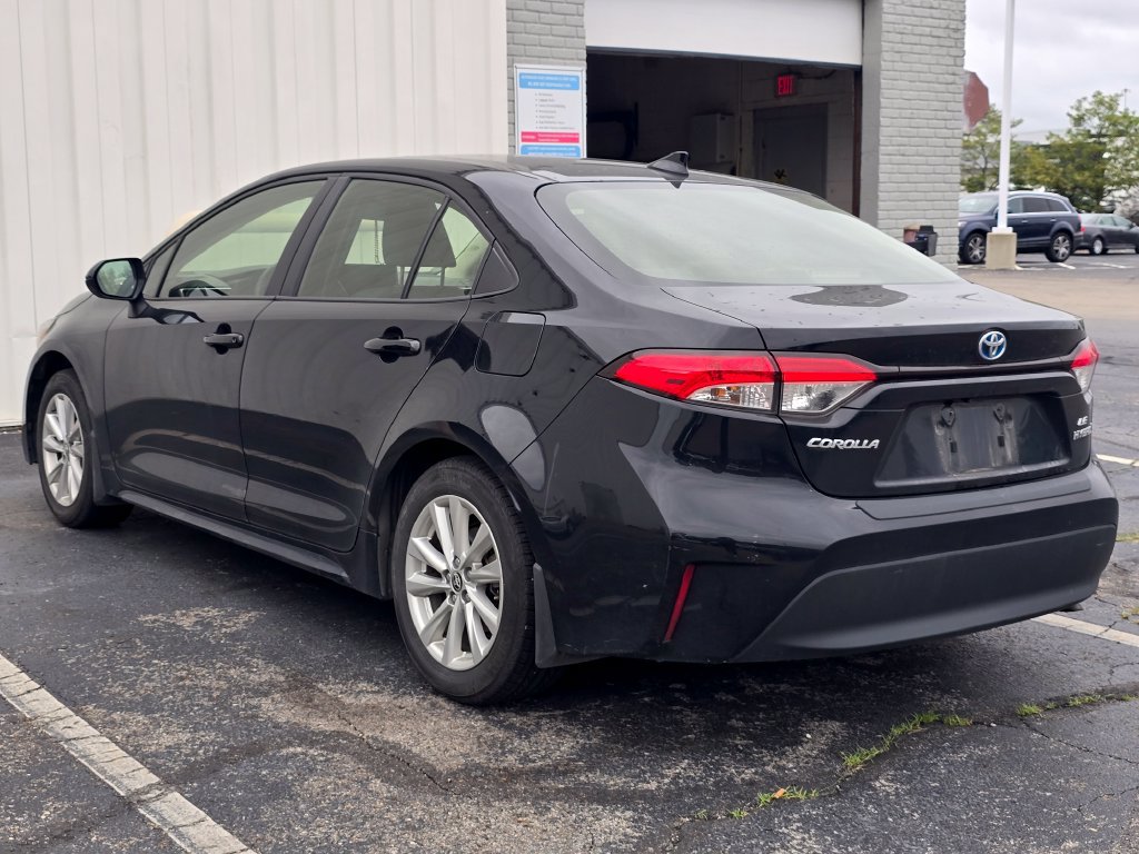 Used 2024 Toyota Corolla LE w/ LE Convenience Package FWD image 5